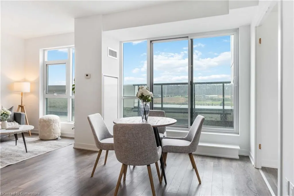 550 North Service Road, #1001