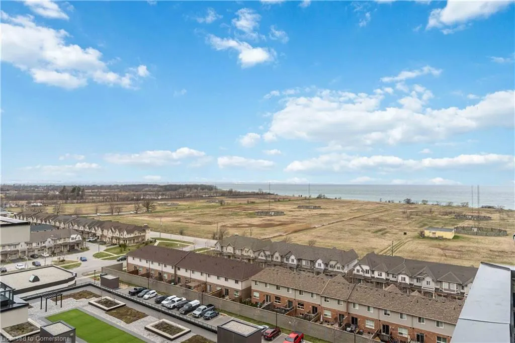 550 North Service Road, #1001