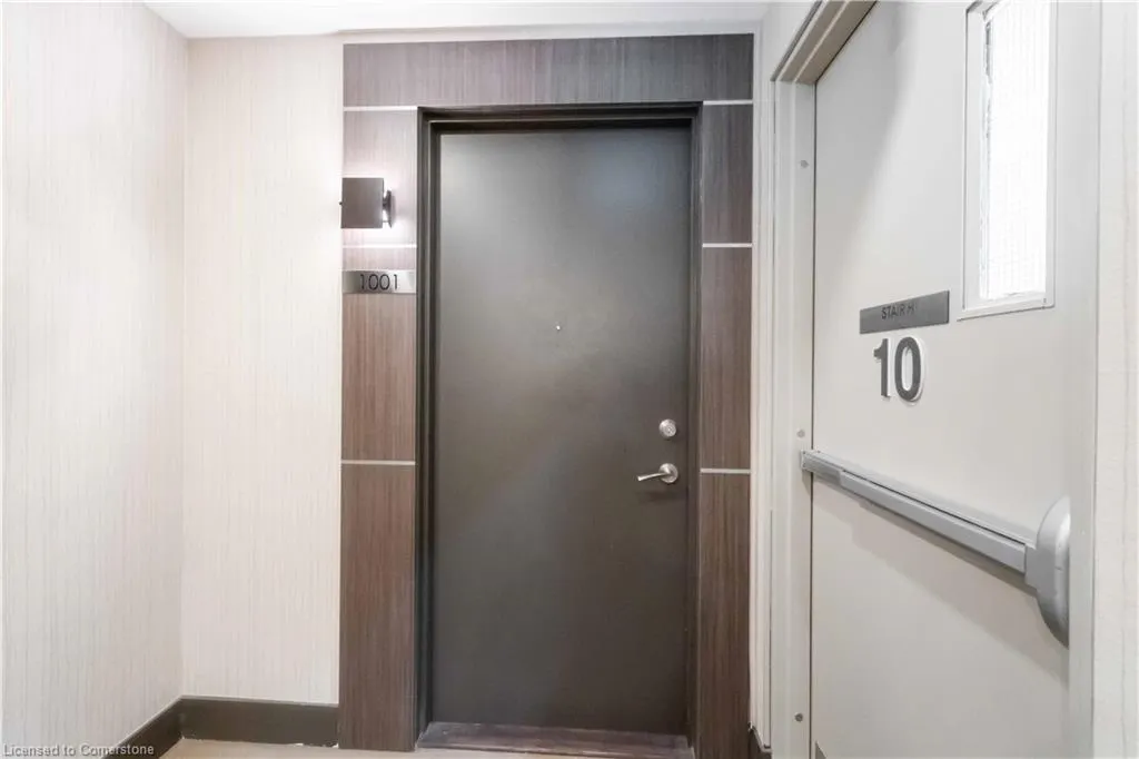 550 North Service Road, #1001