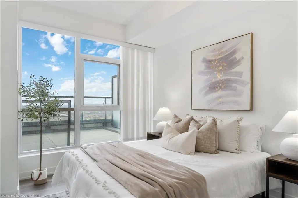 550 North Service Road, #1001
