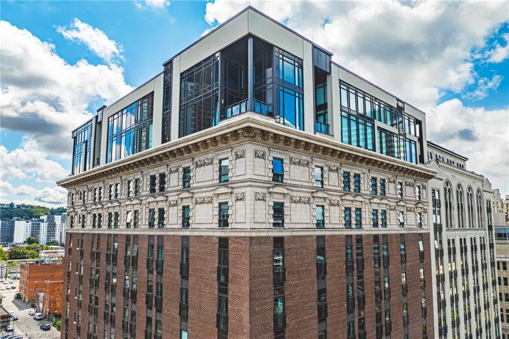 118 King Street E, #819