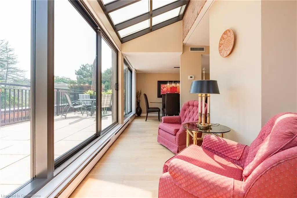 100 Lakeshore Road E, #710