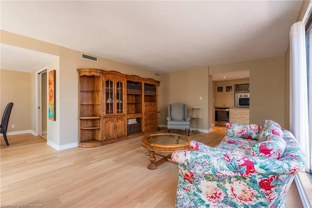 100 Lakeshore Road E, #710