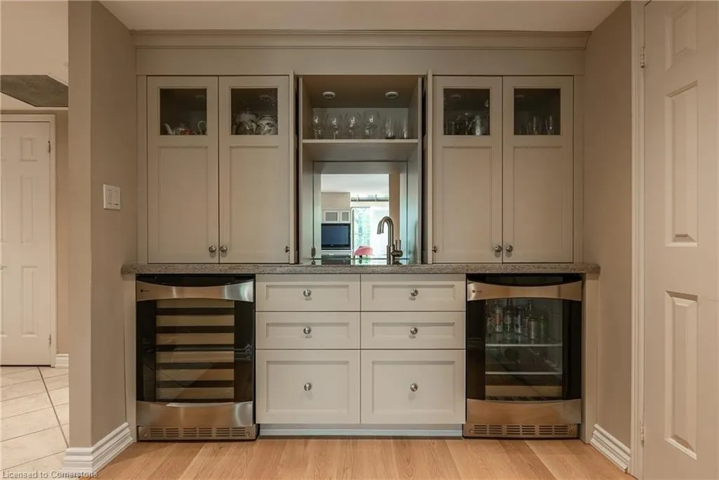 100 Lakeshore Road E, #710