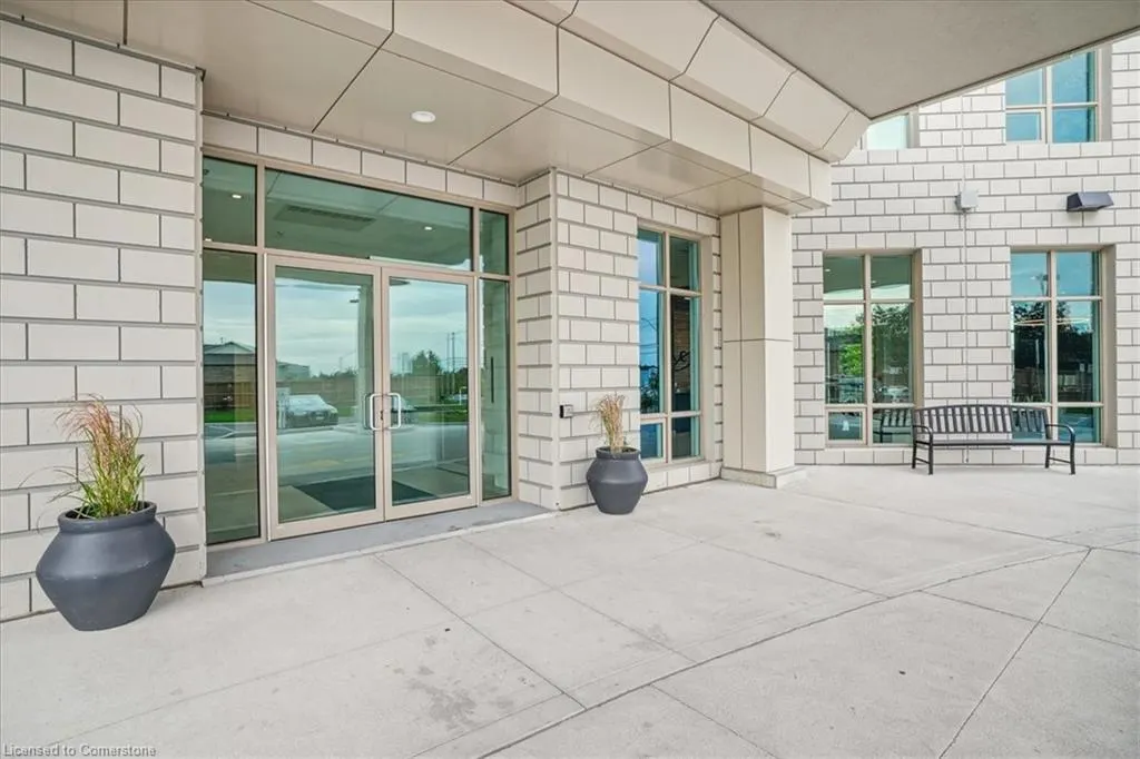 2750 King Street E, #704
