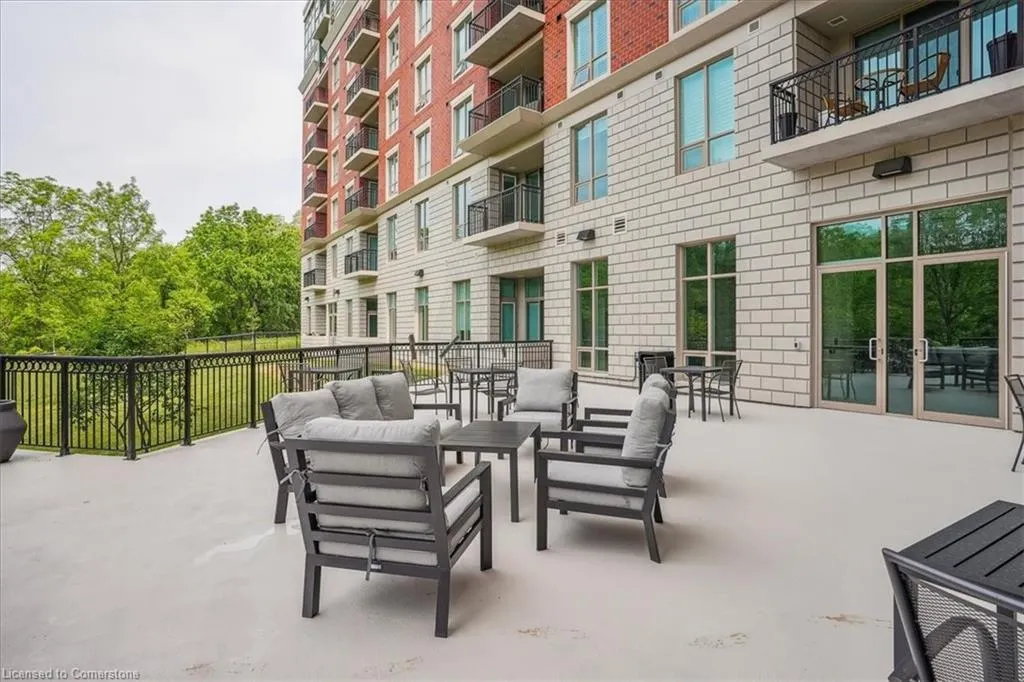 2750 King Street E, #704