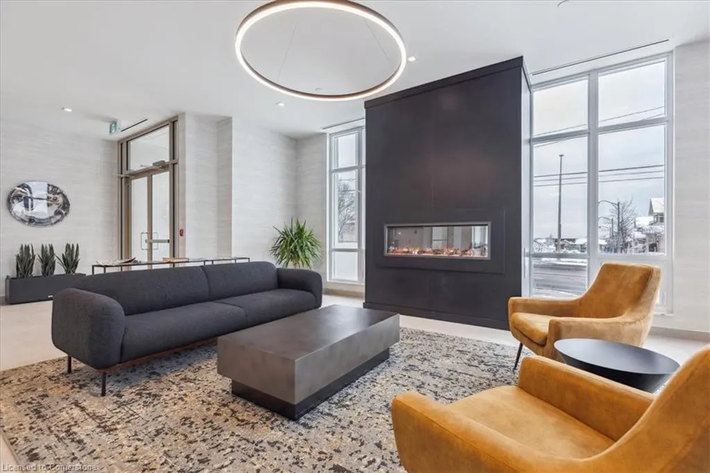 2750 King Street E, #704