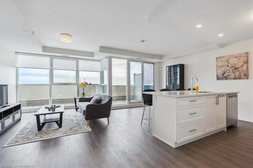 2750 King Street E, #704