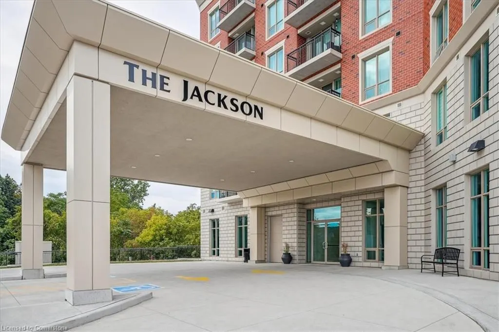 2750 King Street E, #704