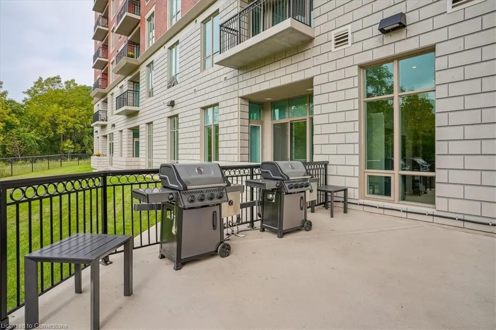 2750 King Street E, #704