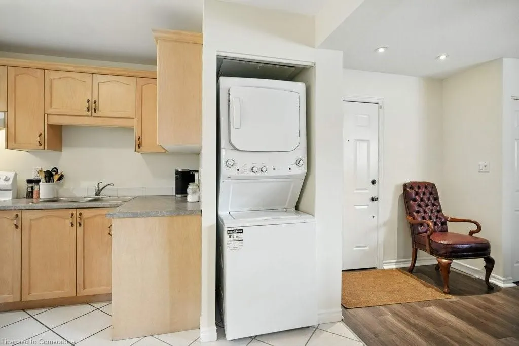 6 Vineland Avenue, #18