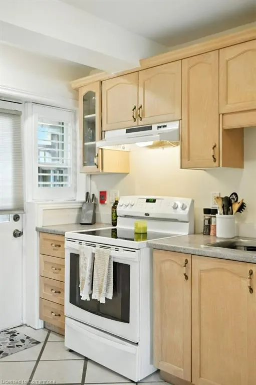 6 Vineland Avenue, #18