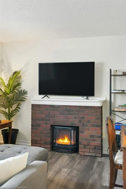 6 Vineland Avenue, #18
