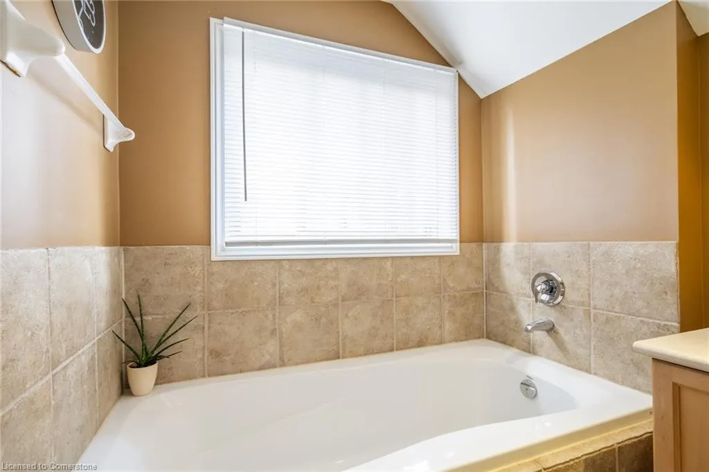 195 Wilson Street W, #6
