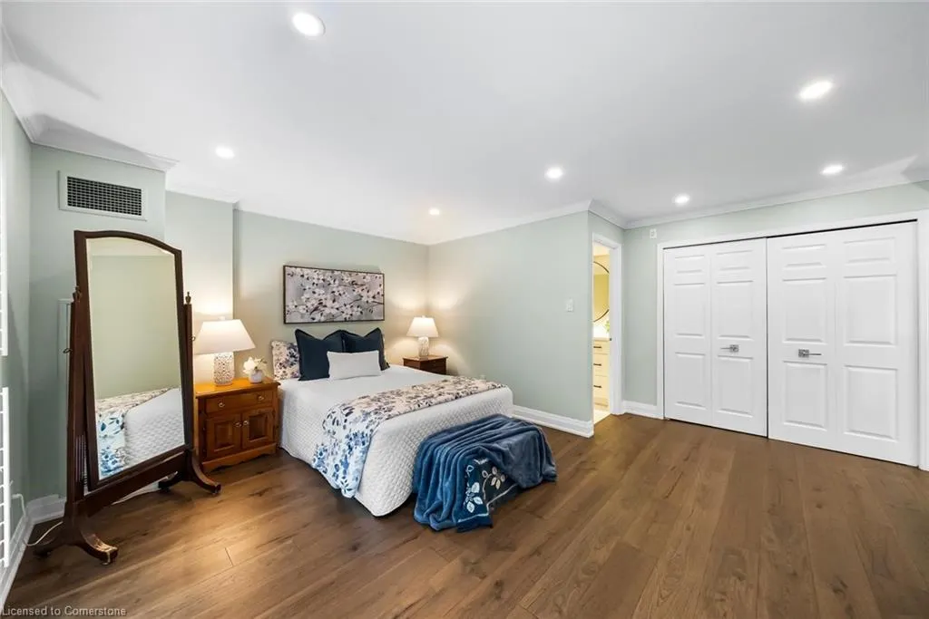 2210 Lakeshore Road, #104