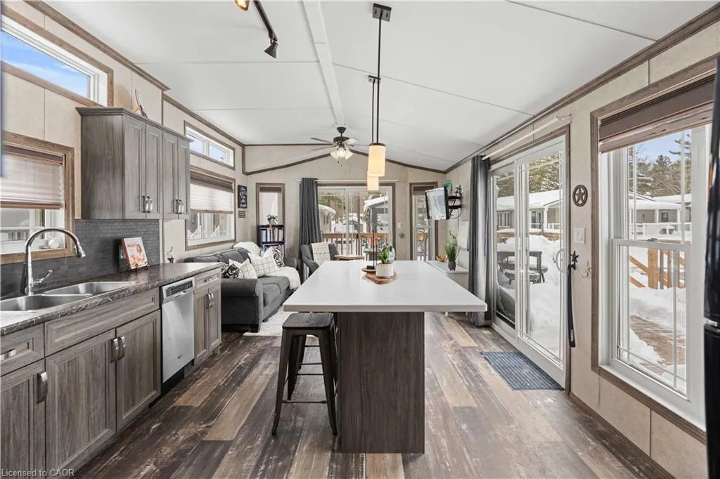 4449 Milburough Line, #10 Oak St.