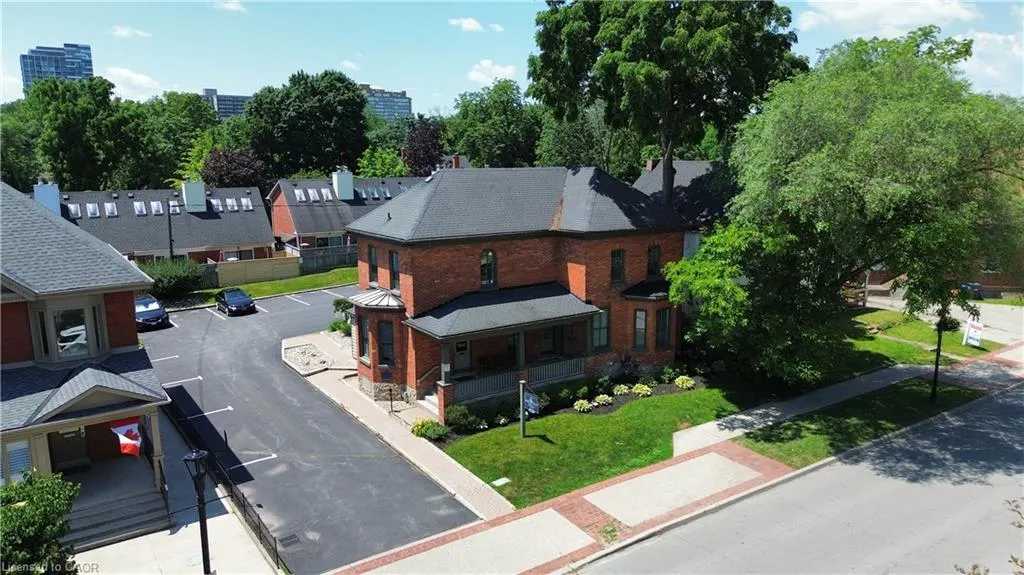 464 Locust Street