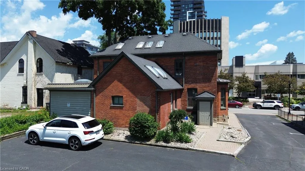 464 Locust Street