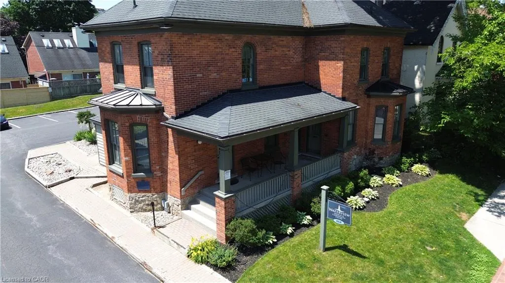 464 Locust Street