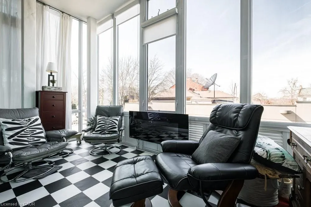 50 Murray Street W, #201