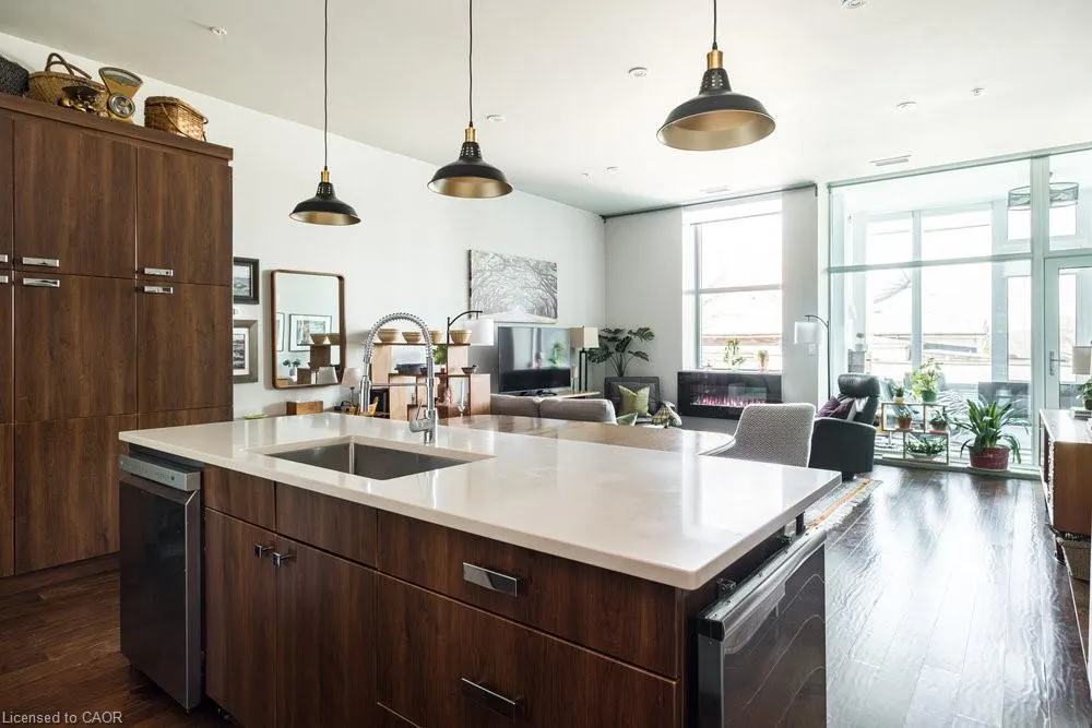 50 Murray Street W, #201