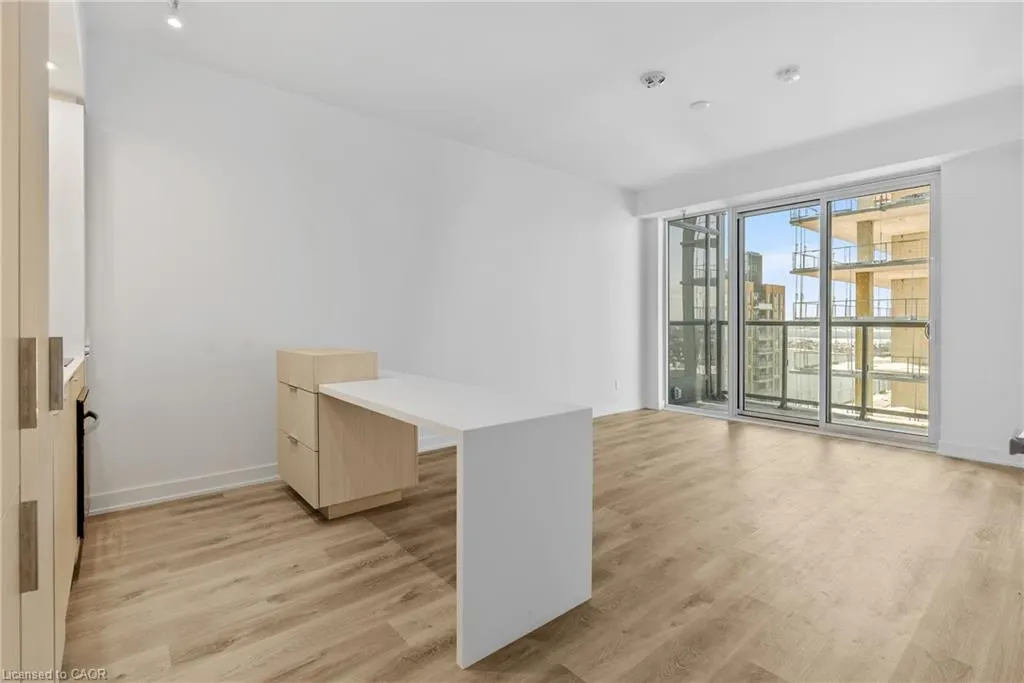 370 Martha Street, #2106