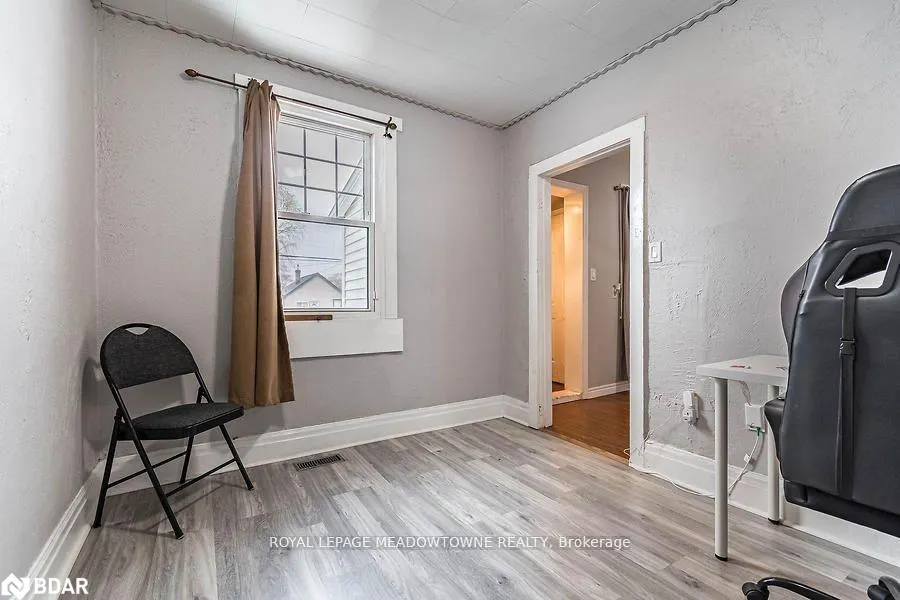 77 Province Street N