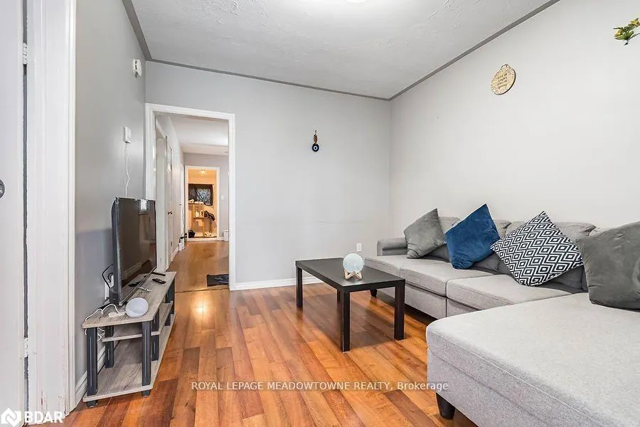 77 Province Street N
