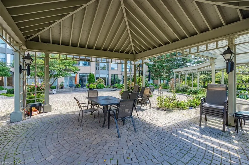 2511 Lakeshore Road W, #805