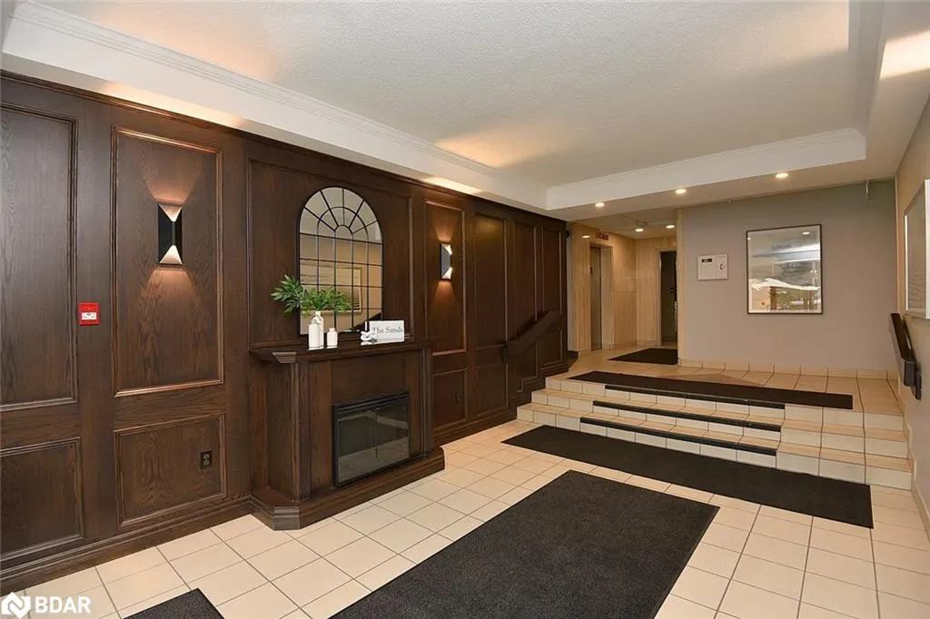 1225 North Shore Boulevard E, #404