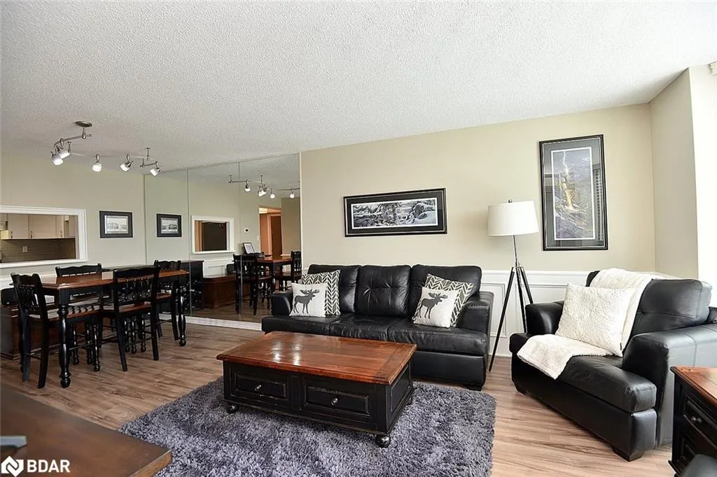 1225 North Shore Boulevard E, #404