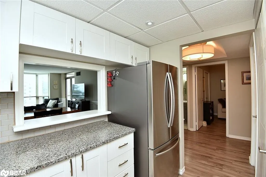 1225 North Shore Boulevard E, #404