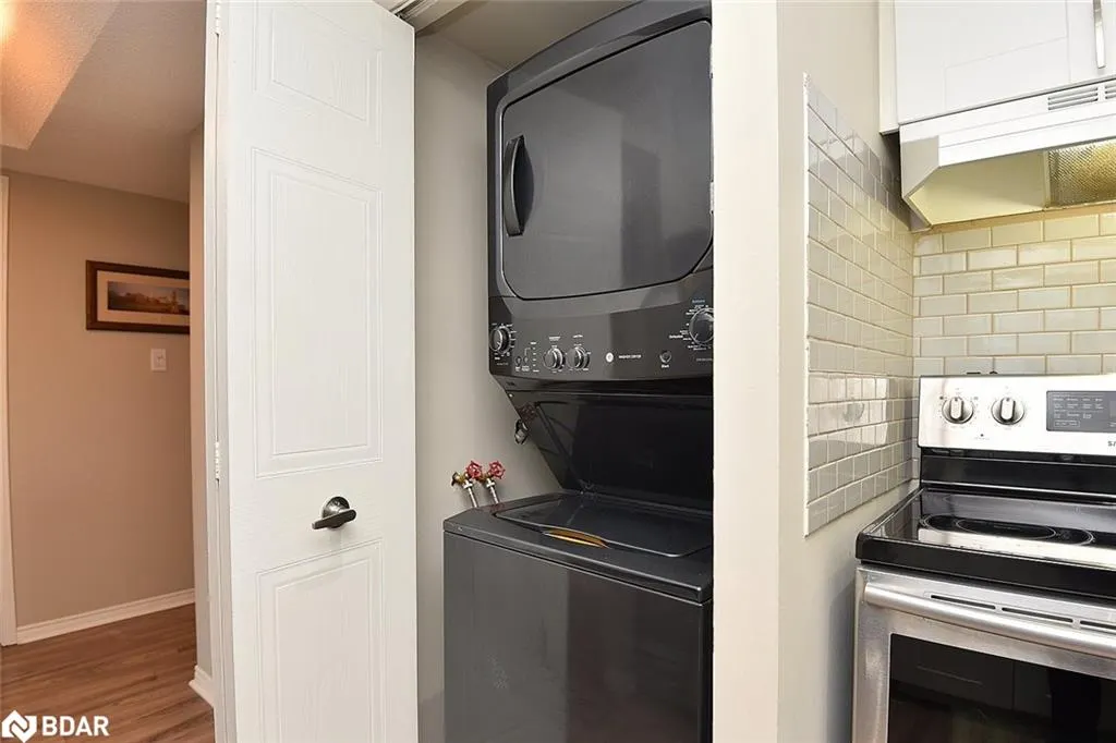 1225 North Shore Boulevard E, #404