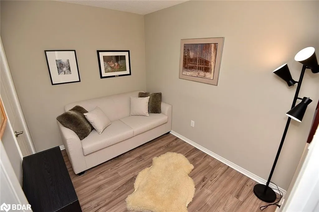 1225 North Shore Boulevard E, #404