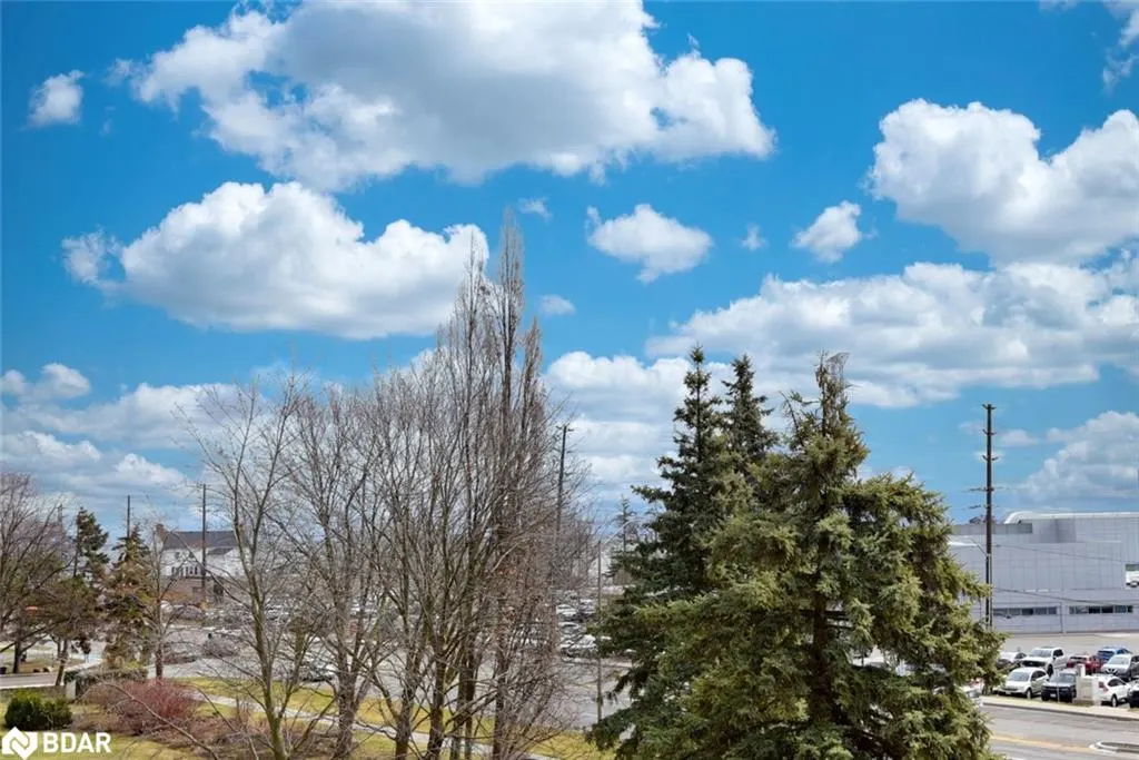 1225 North Shore Boulevard E, #404