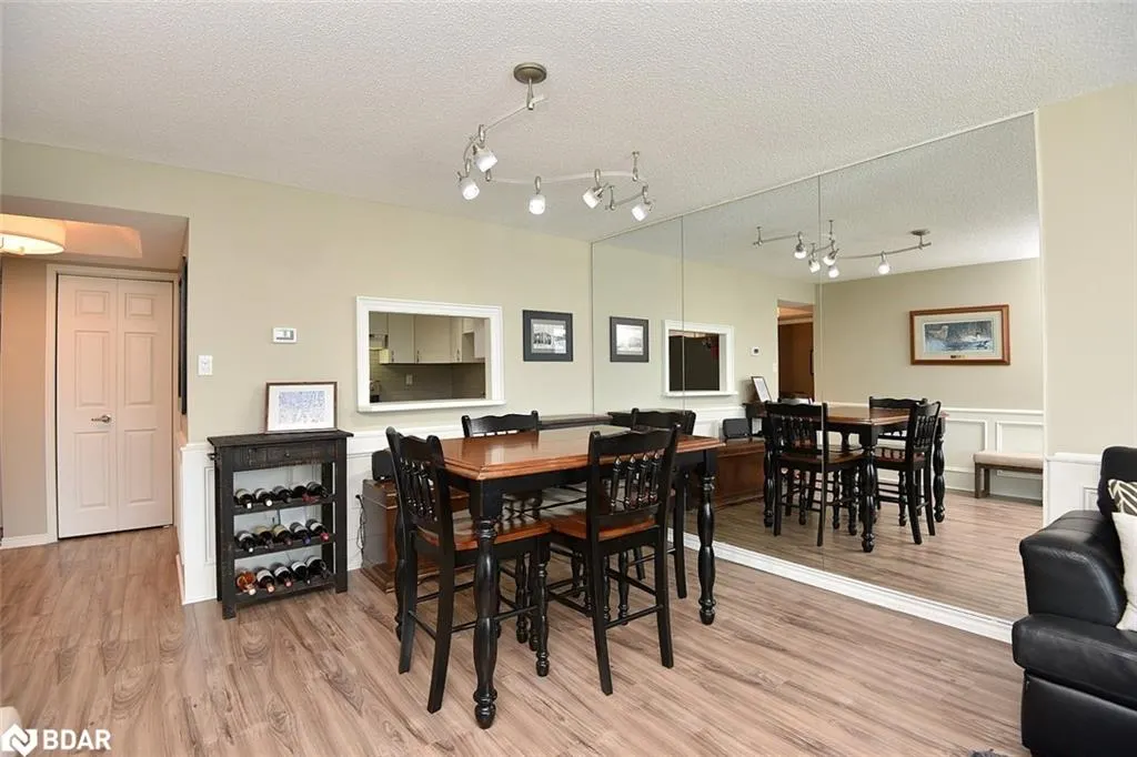 1225 North Shore Boulevard E, #404