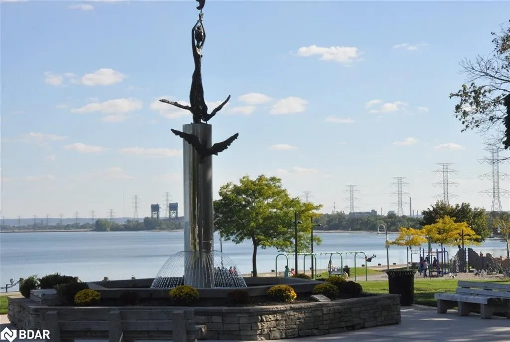 1225 North Shore Boulevard E, #404