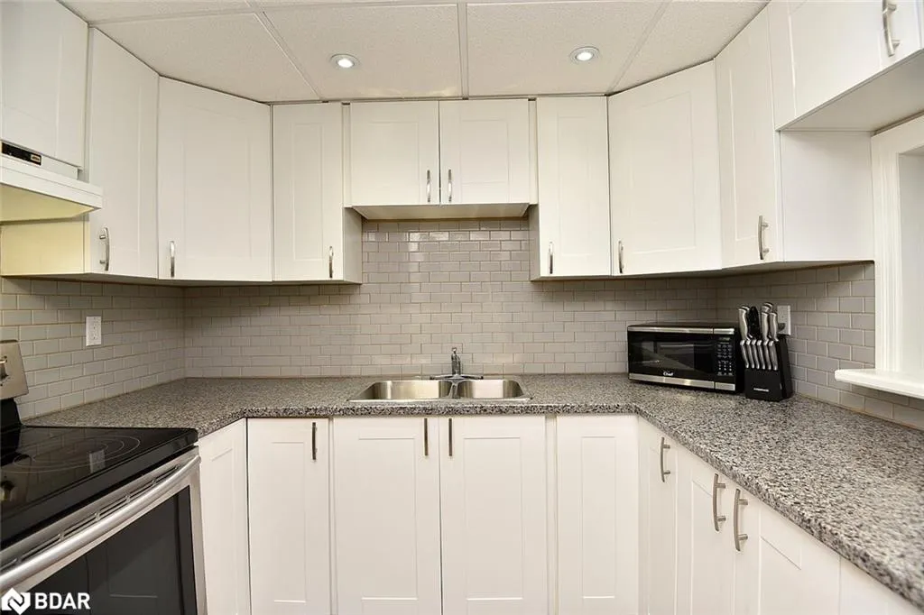 1225 North Shore Boulevard E, #404