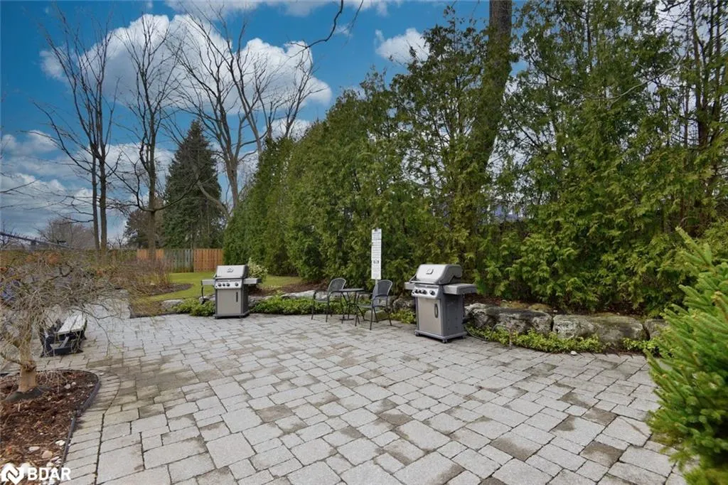 1225 North Shore Boulevard E, #404