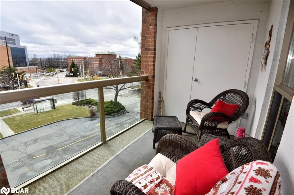 1225 North Shore Boulevard E, #404