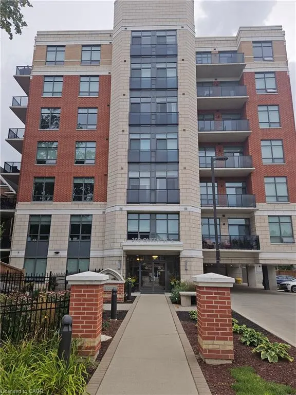 399 Queen Street S, #209
