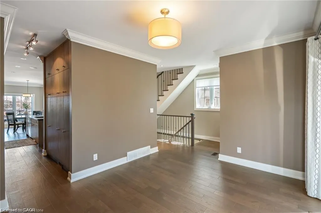 19 Lake Street, #20