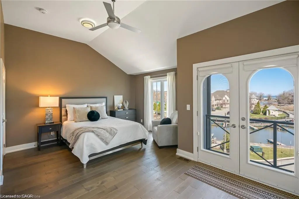 19 Lake Street, #20