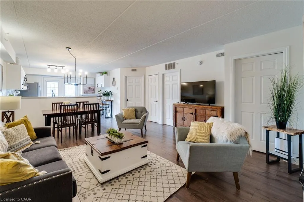 2045 Appleby Line, #305