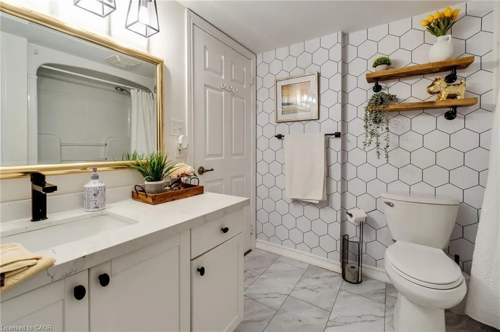 2045 Appleby Line, #305
