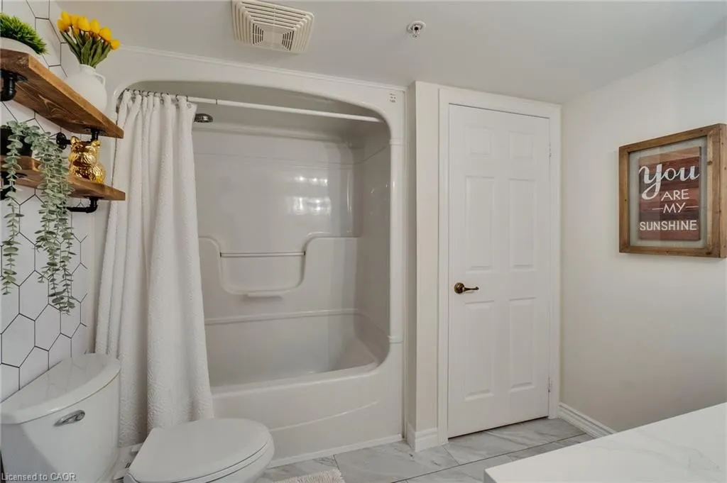 2045 Appleby Line, #305