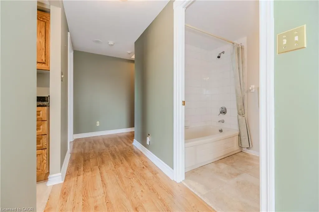 237 King Street W, #1008