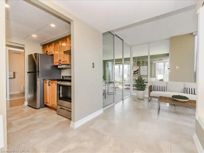 237 King Street W, #1008