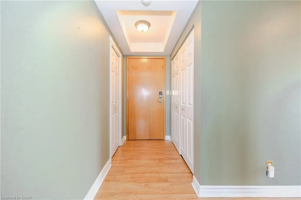 237 King Street W, #1008