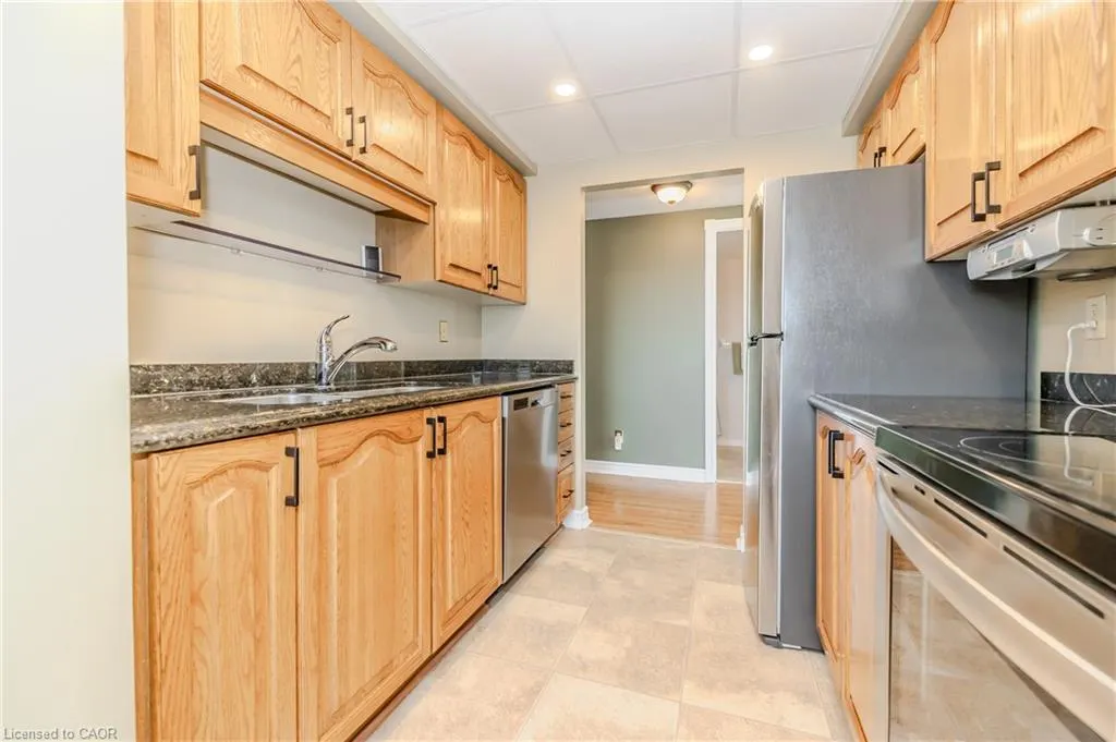 237 King Street W, #1008